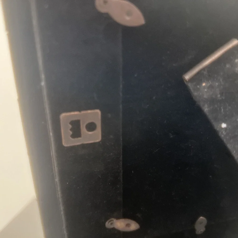 N/A vintage table